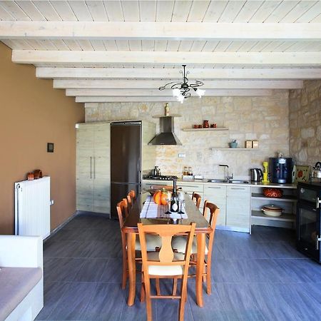 Design Villa Nicol - Heated Pool - Summer Kitchen 伊拉克利翁 外观 照片