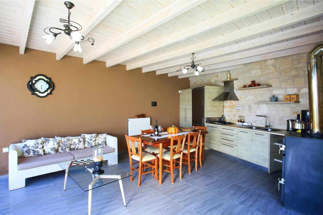 Design Villa Nicol - Heated Pool - Summer Kitchen 伊拉克利翁 外观 照片